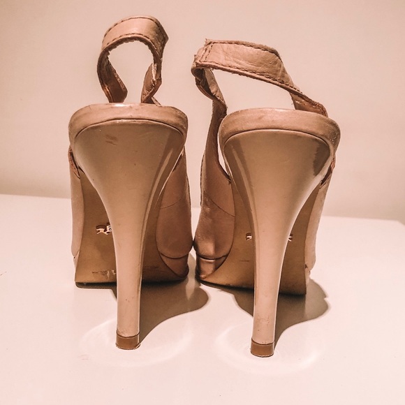 FERGIE Nude Peep Toe Leather Slingback Pumps - Picture 3 of 3